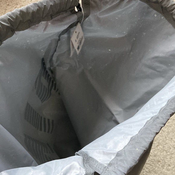 Victoria’s Secret PINK Reflective Silver Drawstring Bag - Picture 6 of 8